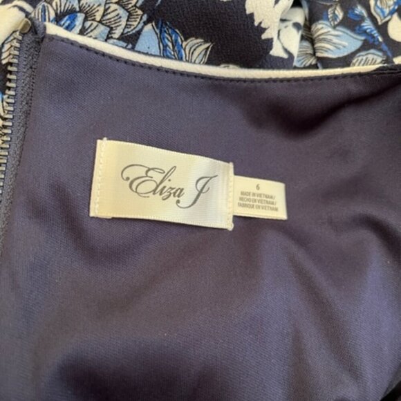 Eliza J. Long Sleeve Blue and White Floral Shift Dress – Size 6 - Picture 6 of 7